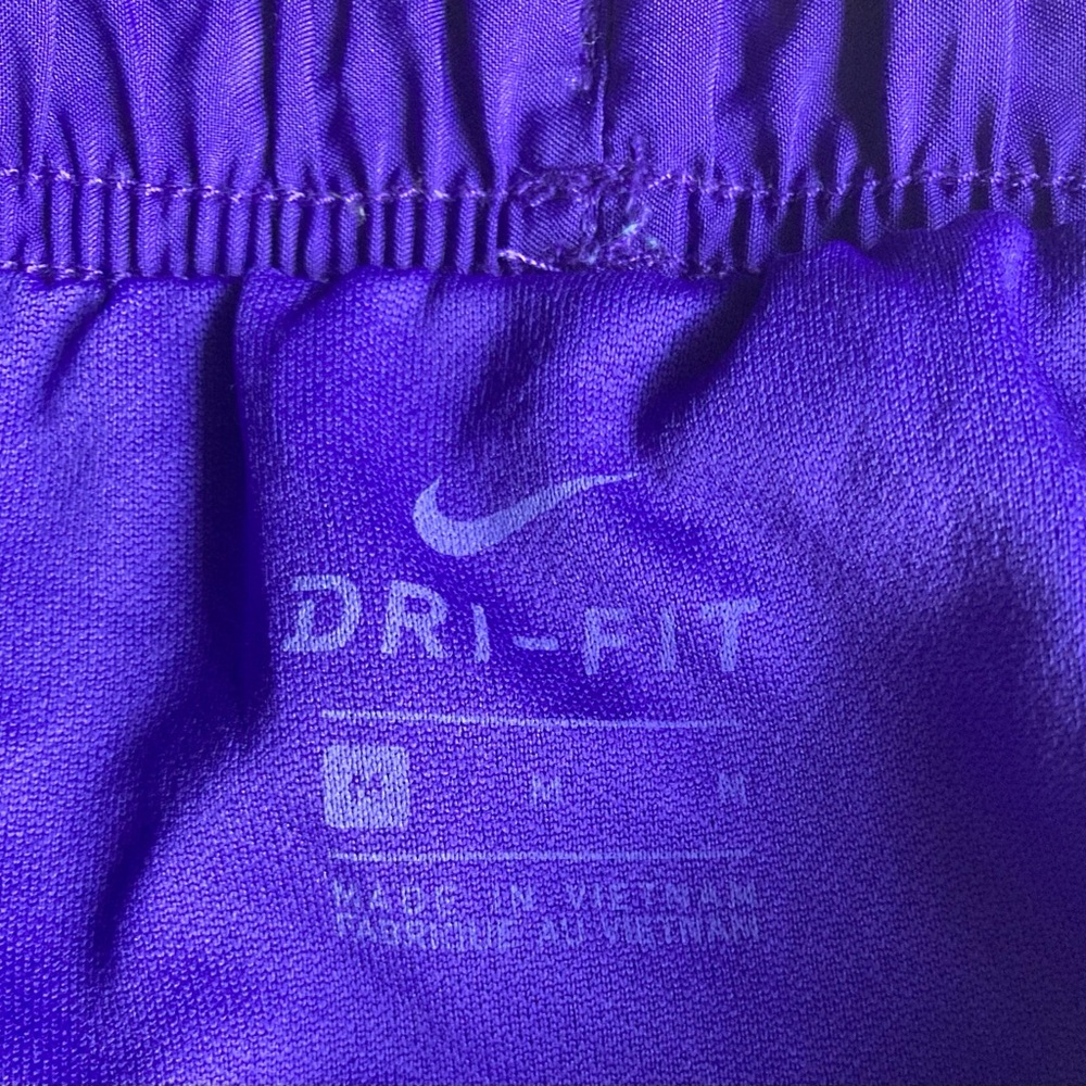 Nike Women's Athletic Running Shorts in Purple and White EUC Size Medium - Picture 4 of 4